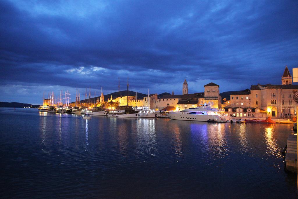 Apartments Villa Aquamarie Trogir Exterior photo
