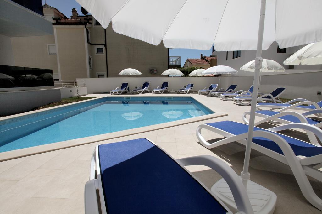 Apartments Villa Aquamarie Trogir Exterior photo