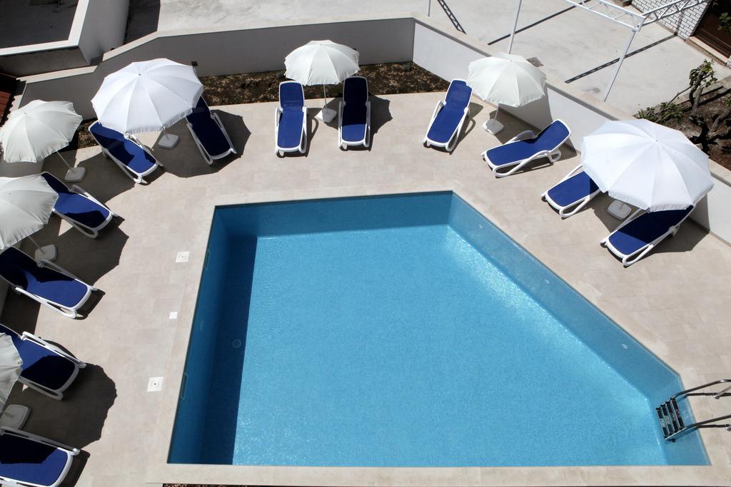 Apartments Villa Aquamarie Trogir Exterior photo