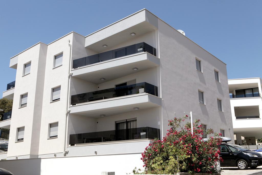 Apartments Villa Aquamarie Trogir Exterior photo